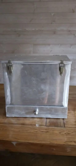 Meuble caisson en aluminium
