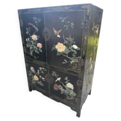 Meuble Chinois laqué avec pierre semi précieuses 1970