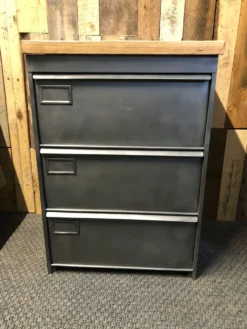 Meuble à clapets de rangements chaussure industriel Atal, métal bois