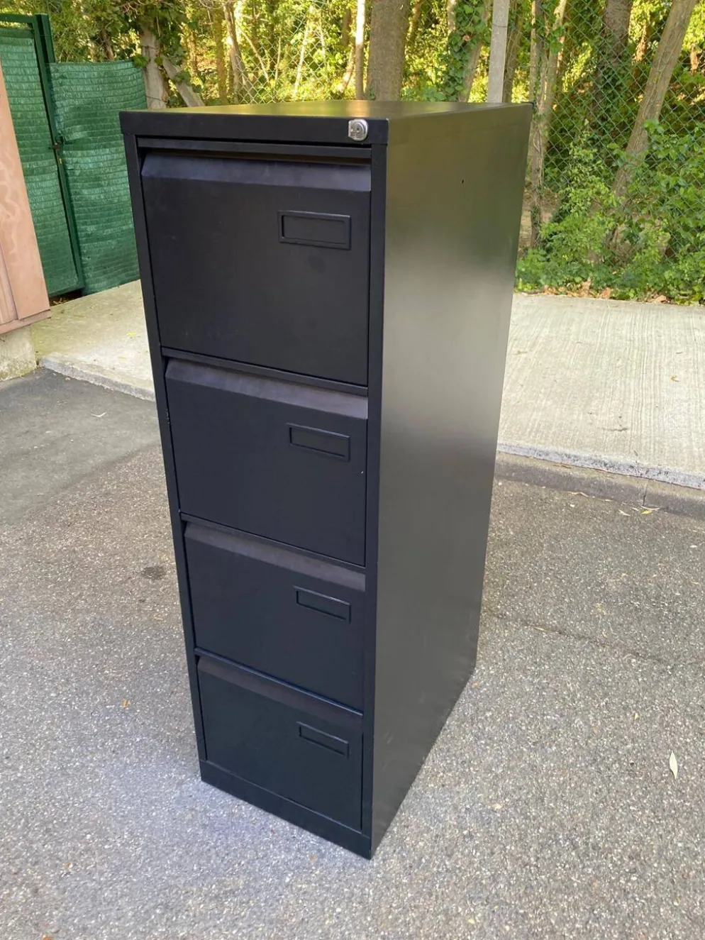 Meuble classeur métallique 4 tiroirs pour dossiers suspendus style industri