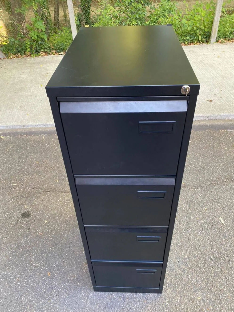 Meuble classeur métallique 4 tiroirs pour dossiers suspendus style industri