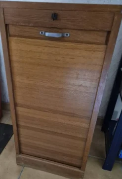 Meuble Classeur à rideau avec serrure et clé