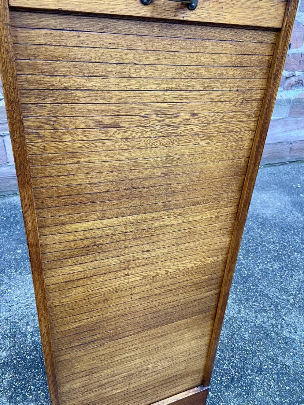 Meuble classeur à rideau coulissant