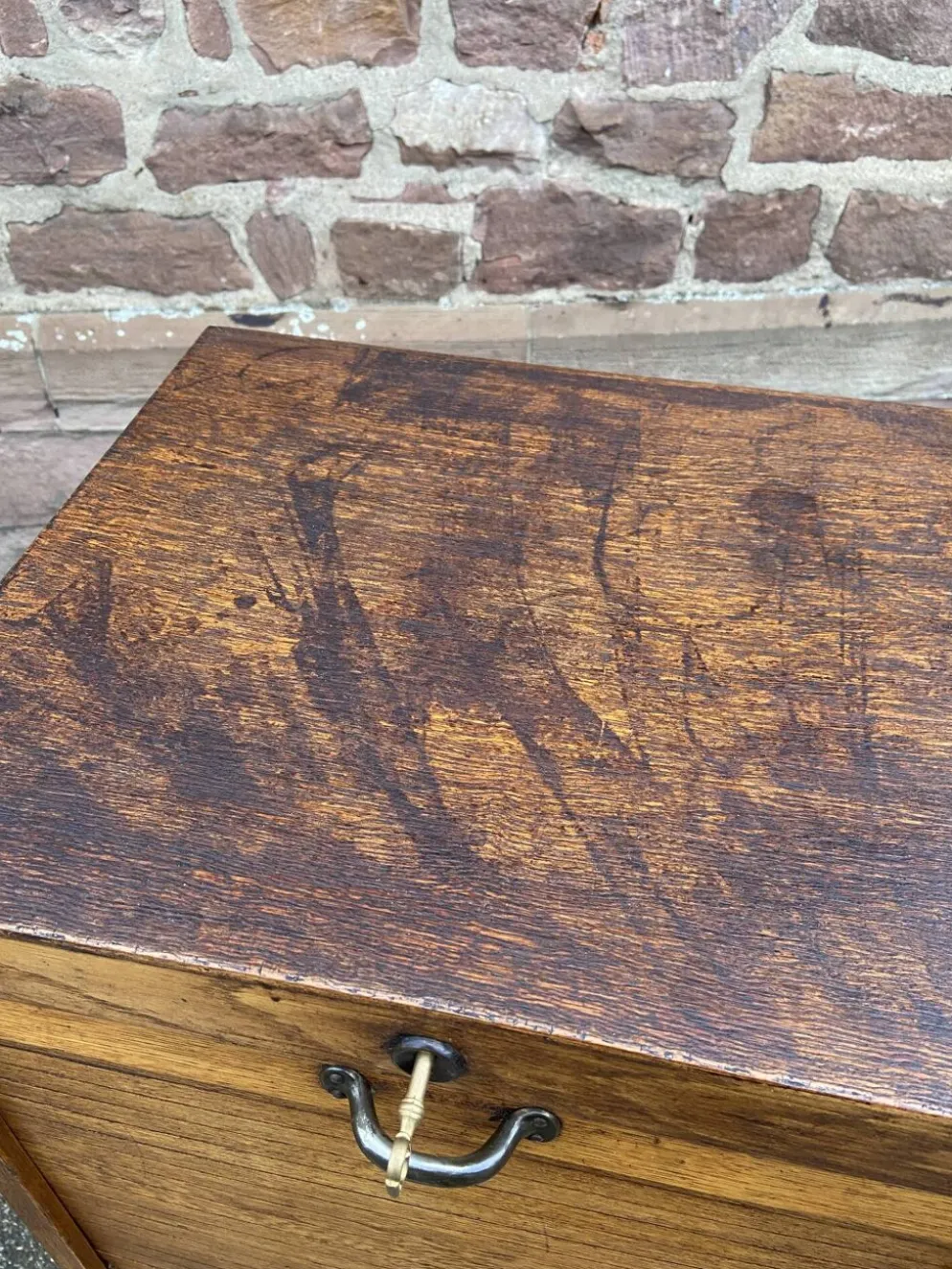 Meuble classeur à rideau coulissant