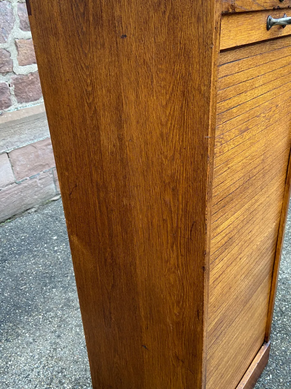 Meuble classeur à rideau coulissant