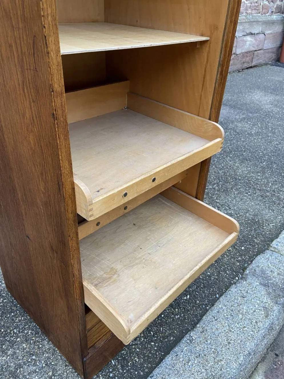Meuble classeur à rideau coulissant