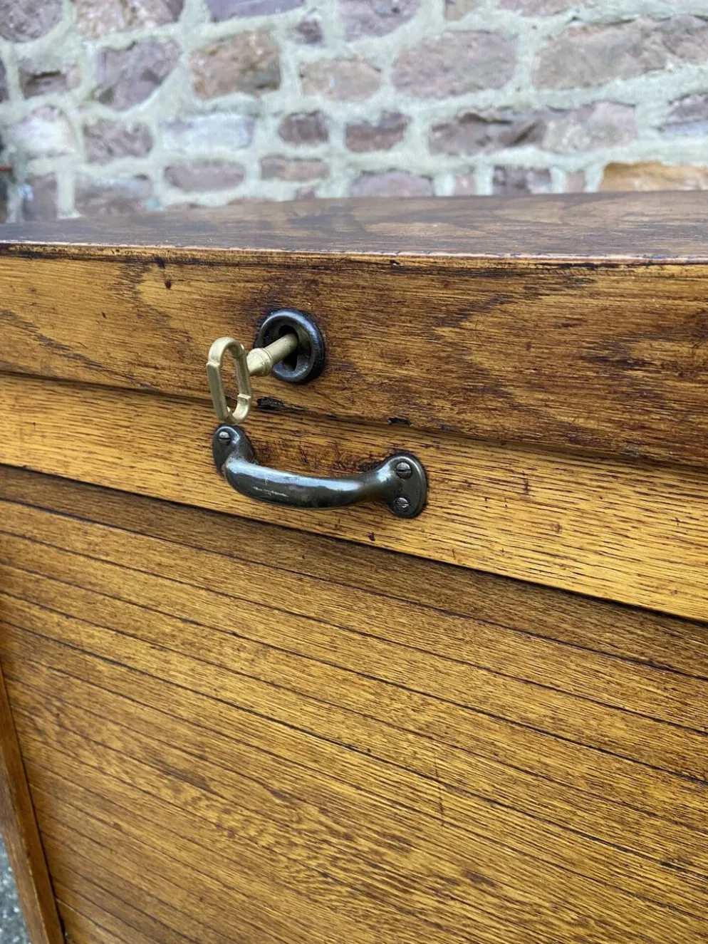 Meuble classeur à rideau coulissant