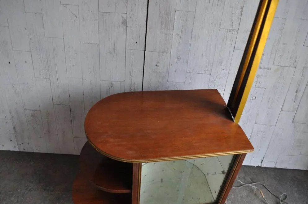 Meuble cocktail éclairé en noyer marron et laiton, abat-jours multicolores, années 1950