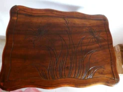 Meuble coiffeuse en bois vintage des années 1920 avec miroir et rangement.