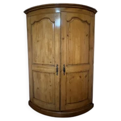 Meuble d'angle, encoignure en Mélèze, 18ème s.