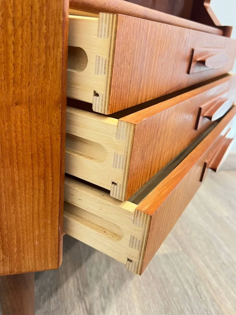 Meuble d’angle scandinave en teck design danois