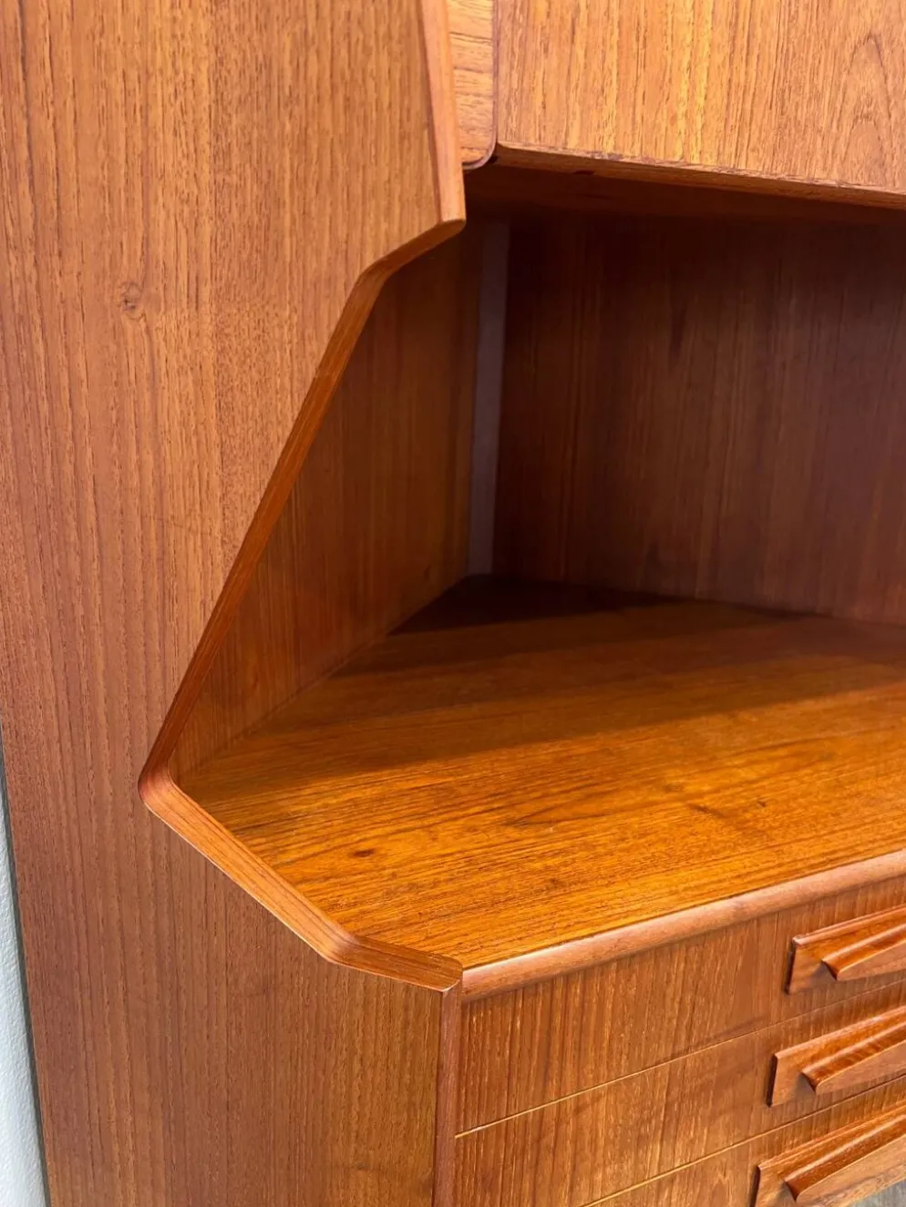 Meuble d’angle scandinave en teck design danois
