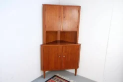 Meuble d'angle vintage danois rétro des années 1960, en teck.