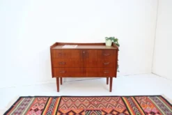 Meuble d'angle vintage danois rétro des années 1960, en teck.