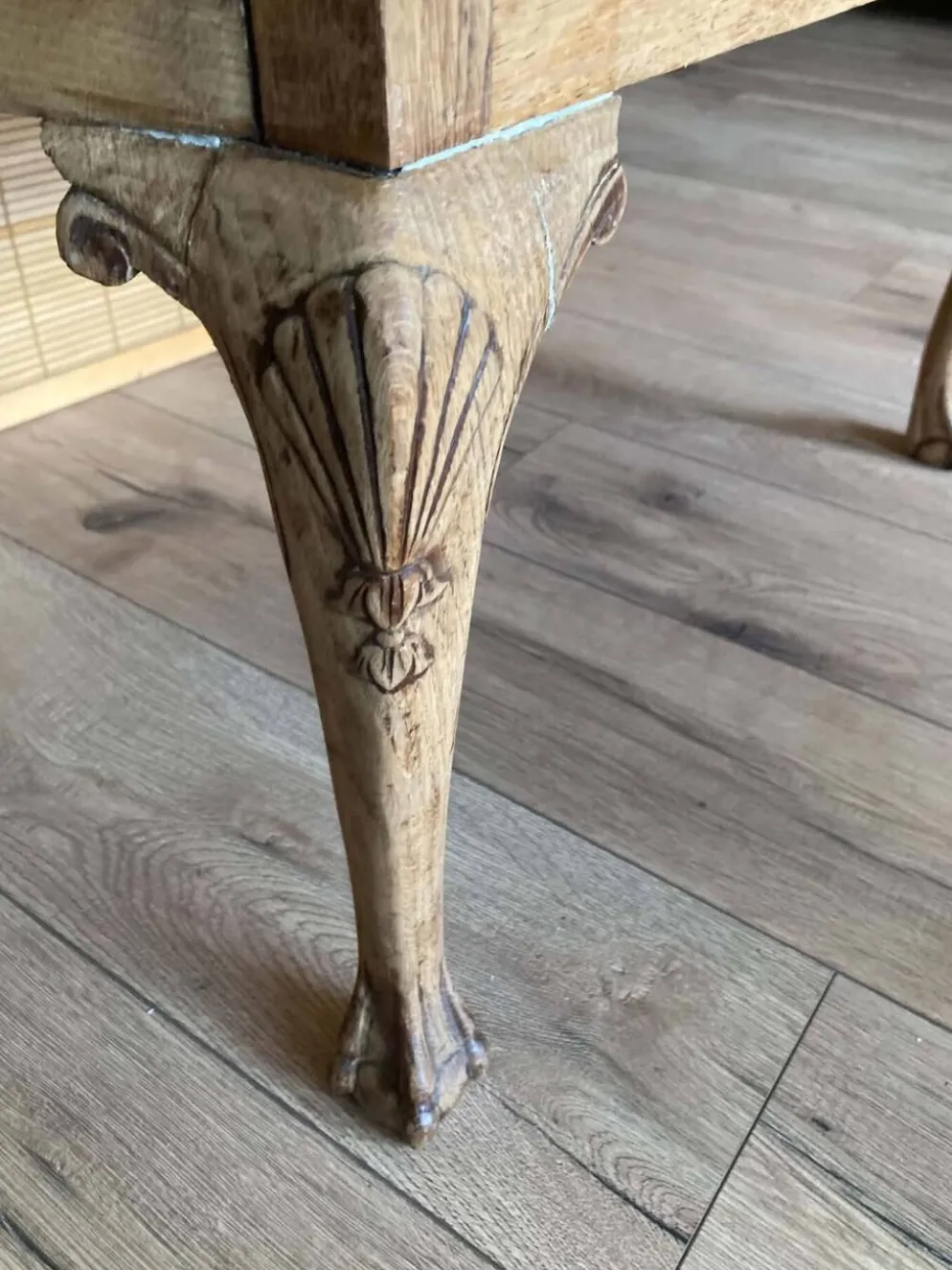 Meuble d'appoint style Louis XV abattant vitré
