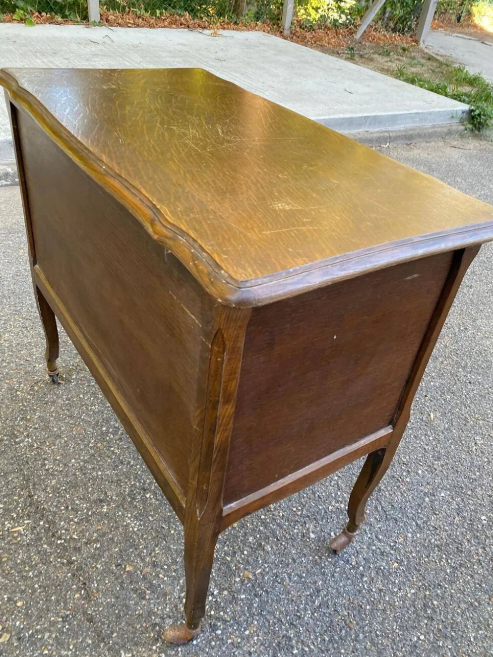 Meuble d'appoint vintage à abattant & roulettes style Louis XV