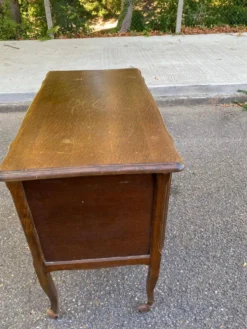 Meuble d'appoint vintage à abattant & roulettes style Louis XV