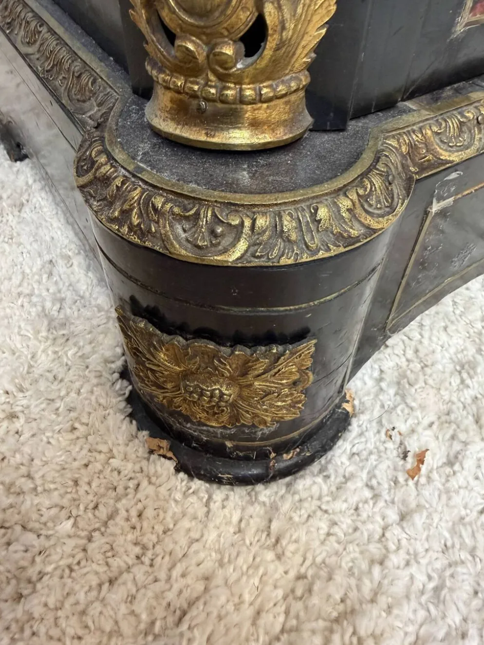 Meuble d’appui Napoléon III en marqueterie Boulle, bronze et marbre