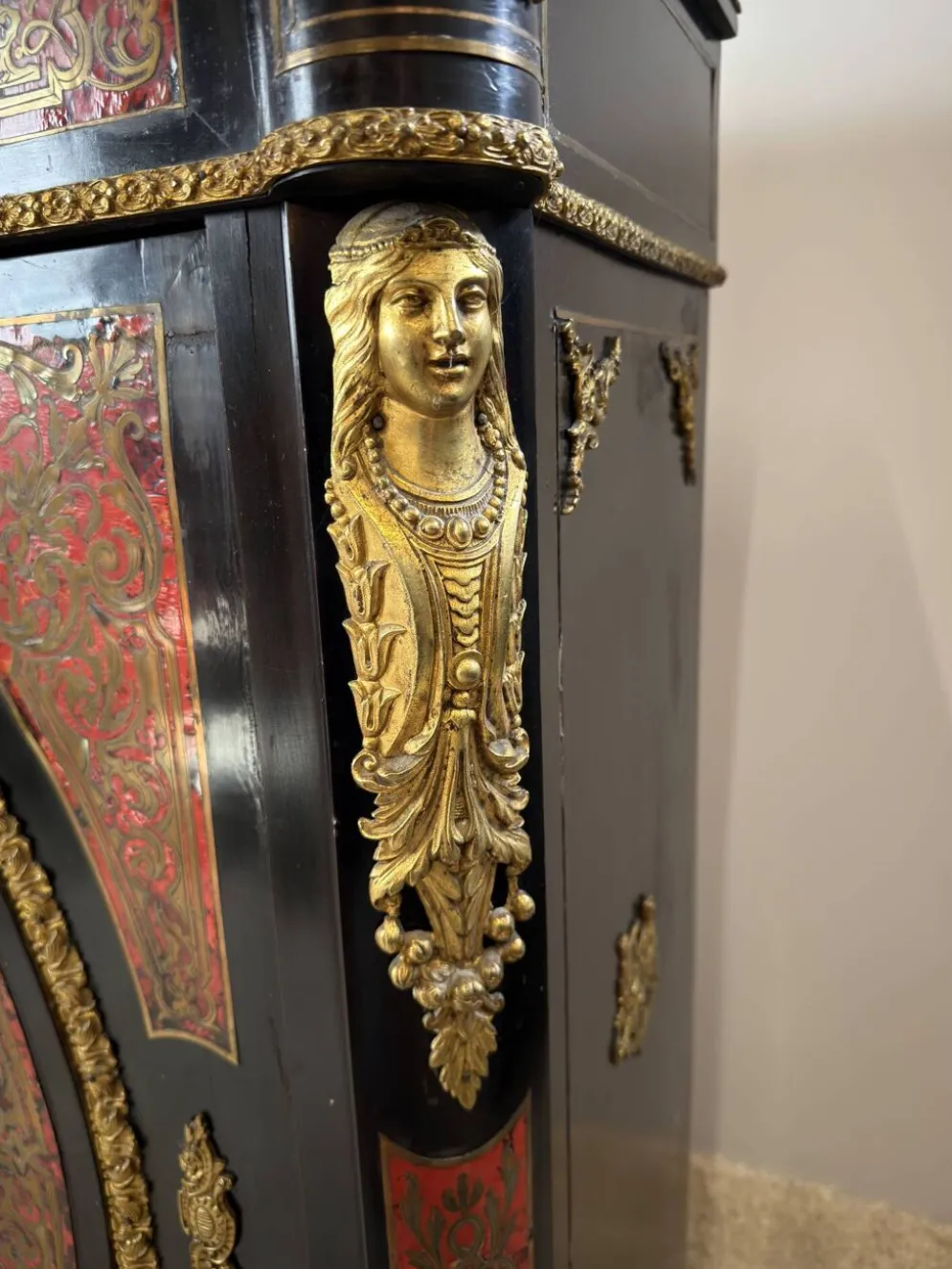 Meuble d’appui Napoléon III en marqueterie Boulle, bronze et marbre
