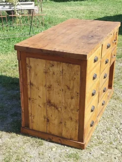 Meuble d'atelier