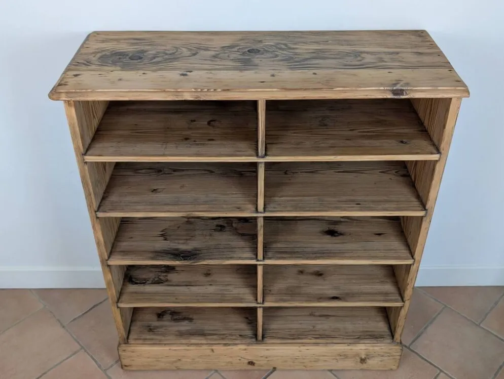 Meuble d'atelier à casiers