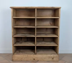 Meuble d'atelier à casiers