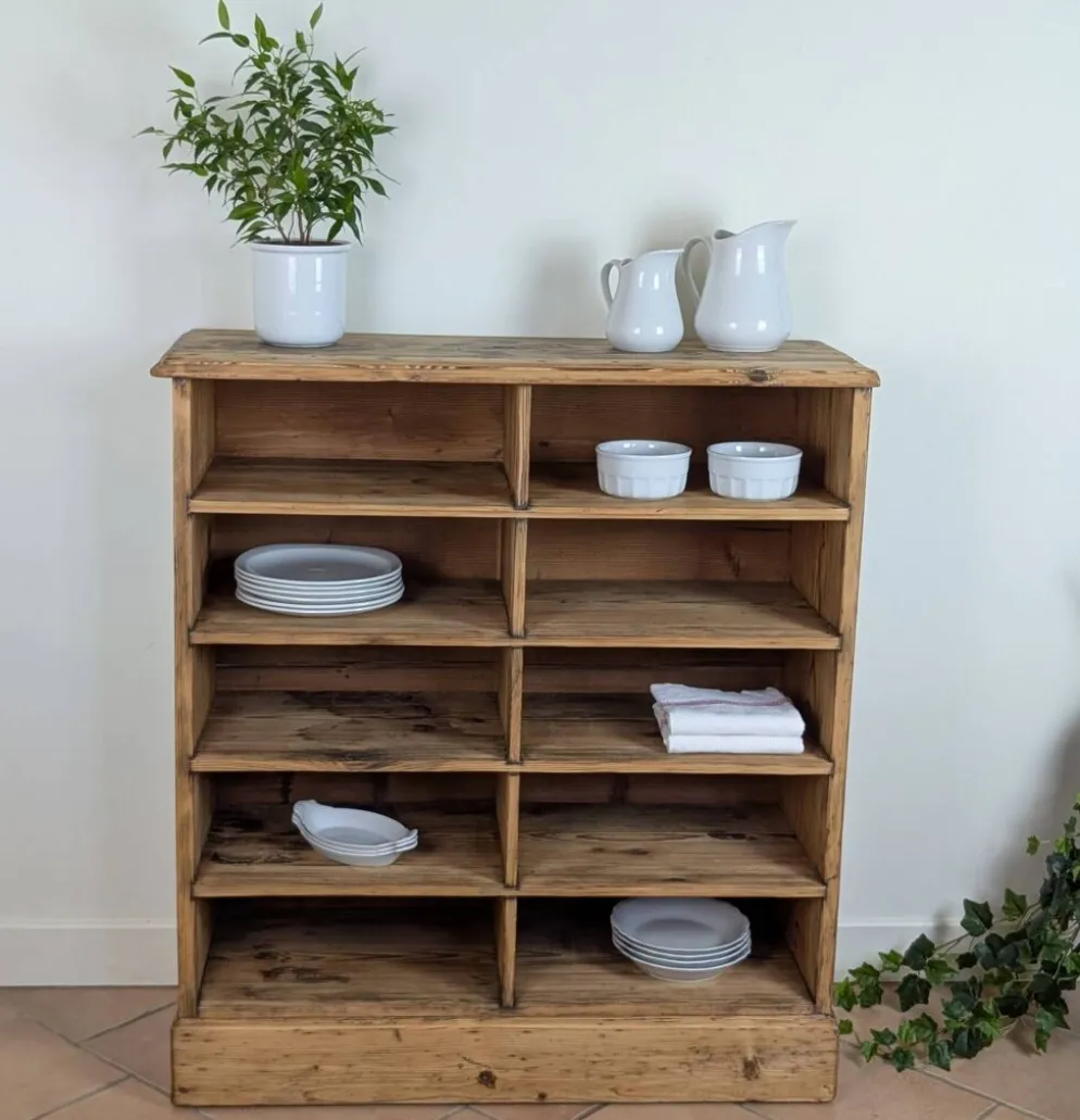 Meuble d'atelier à casiers