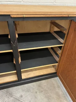 Meuble d’atelier en cèdre Milieu XXème