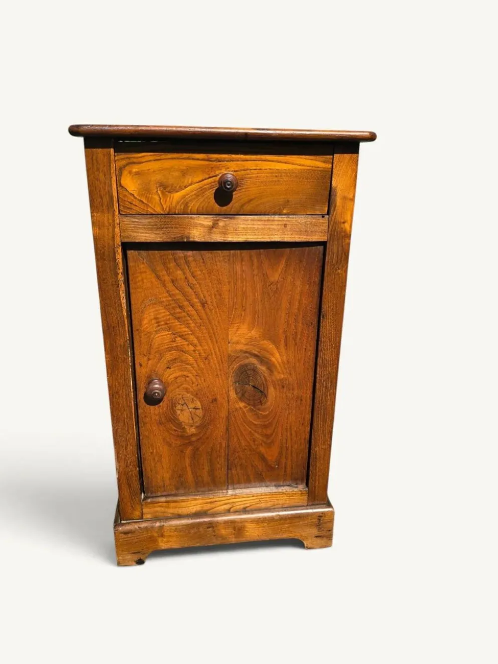 Meuble de chevet rustique ancien en bois massif