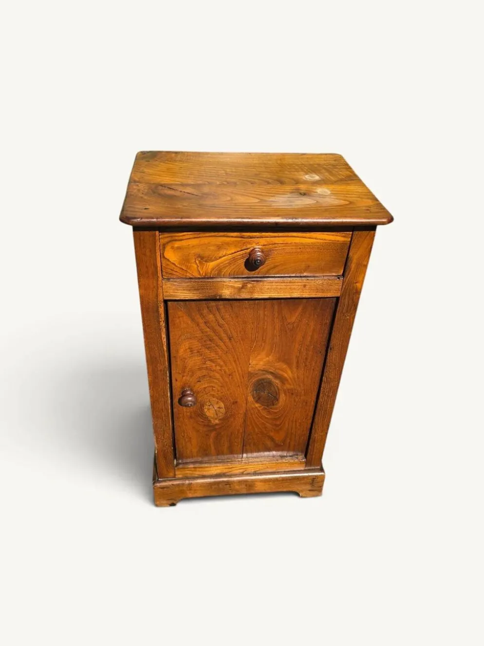 Meuble de chevet rustique ancien en bois massif