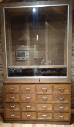 Meuble de commerce