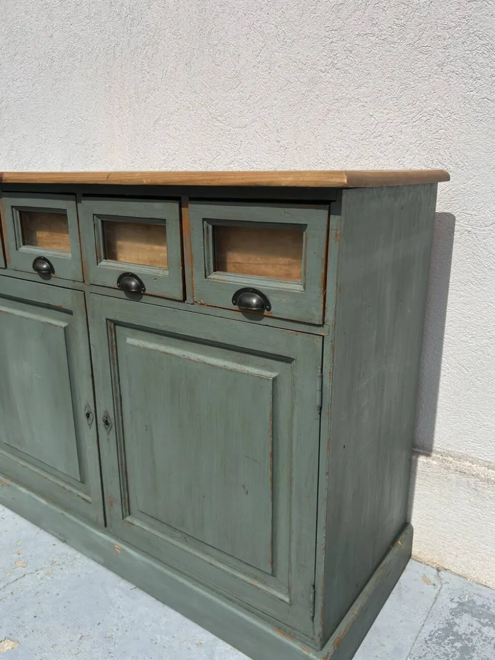 Meuble de comptoir ancien à tiroirs porte-étiquettes – patine vert-de-