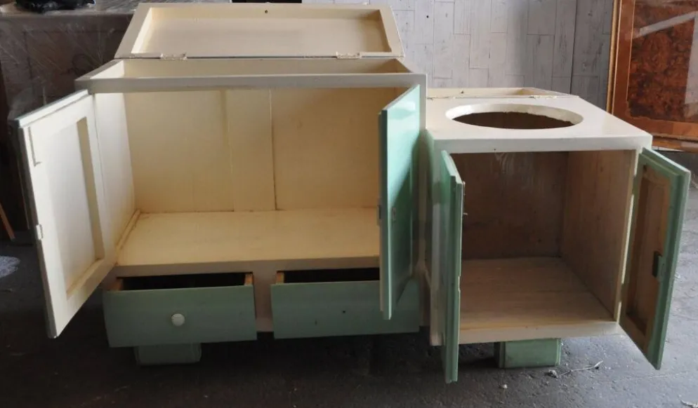 Meuble de lavabo Art Déco bois vert et blanc avec plateau verre, rangement années 1930