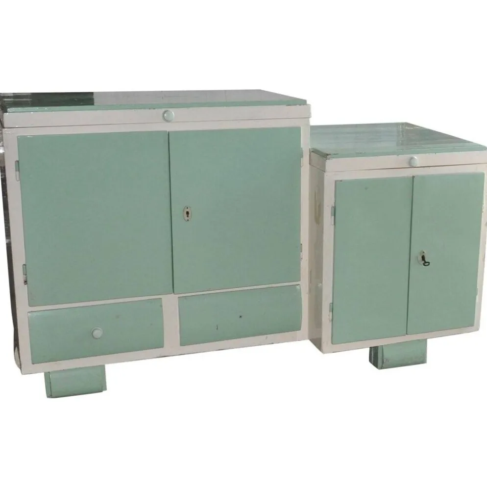 Meuble de lavabo Art Déco bois vert et blanc avec plateau verre, rangement années 1930