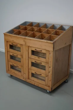Meuble de mercerie hollandais vintage en pin et verre