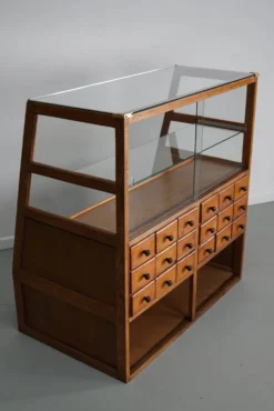 Meuble de mercerie ou comptoir de magasin espagnol ancien en hêtre et chêne, années 1950