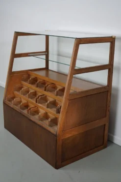 Meuble de mercerie ou comptoir de magasin espagnol ancien en hêtre et chêne, années 1950