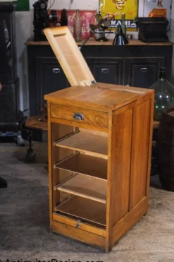 meuble de metier classeur a rideaux en chene