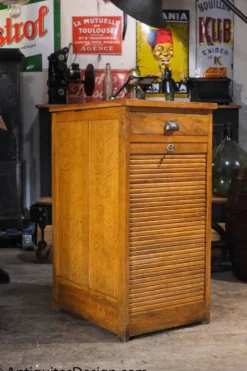 meuble de metier classeur a rideaux en chene