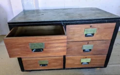 Meuble de metiers caissons a tiroirs