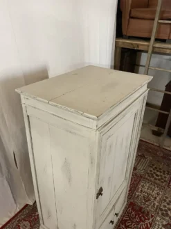 Meuble de métier ancien patiné
