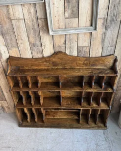 Meuble de métier à casiers