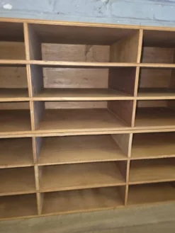 Meuble de métier à casiers des années 60
