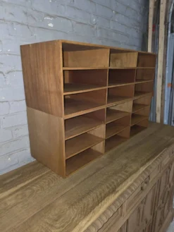 Meuble de métier à casiers des années 60