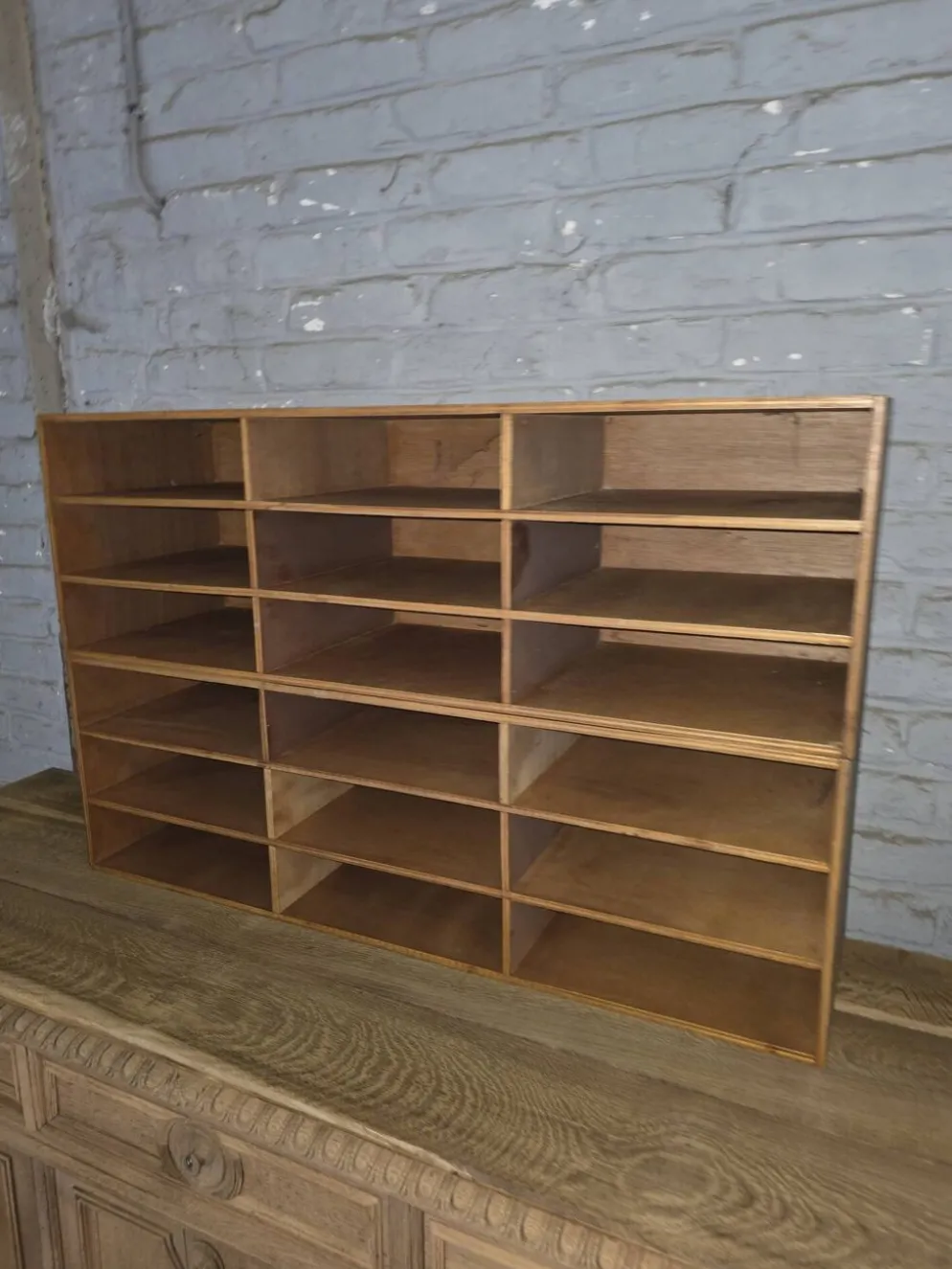 Meuble de métier à casiers des années 60