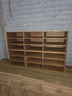 Meuble de métier à casiers des années 60