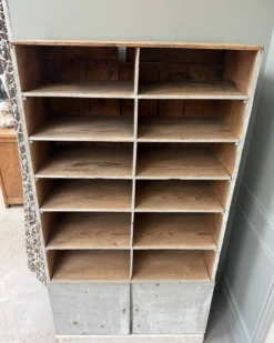 Meuble de métier à casiers patiné (rénové)