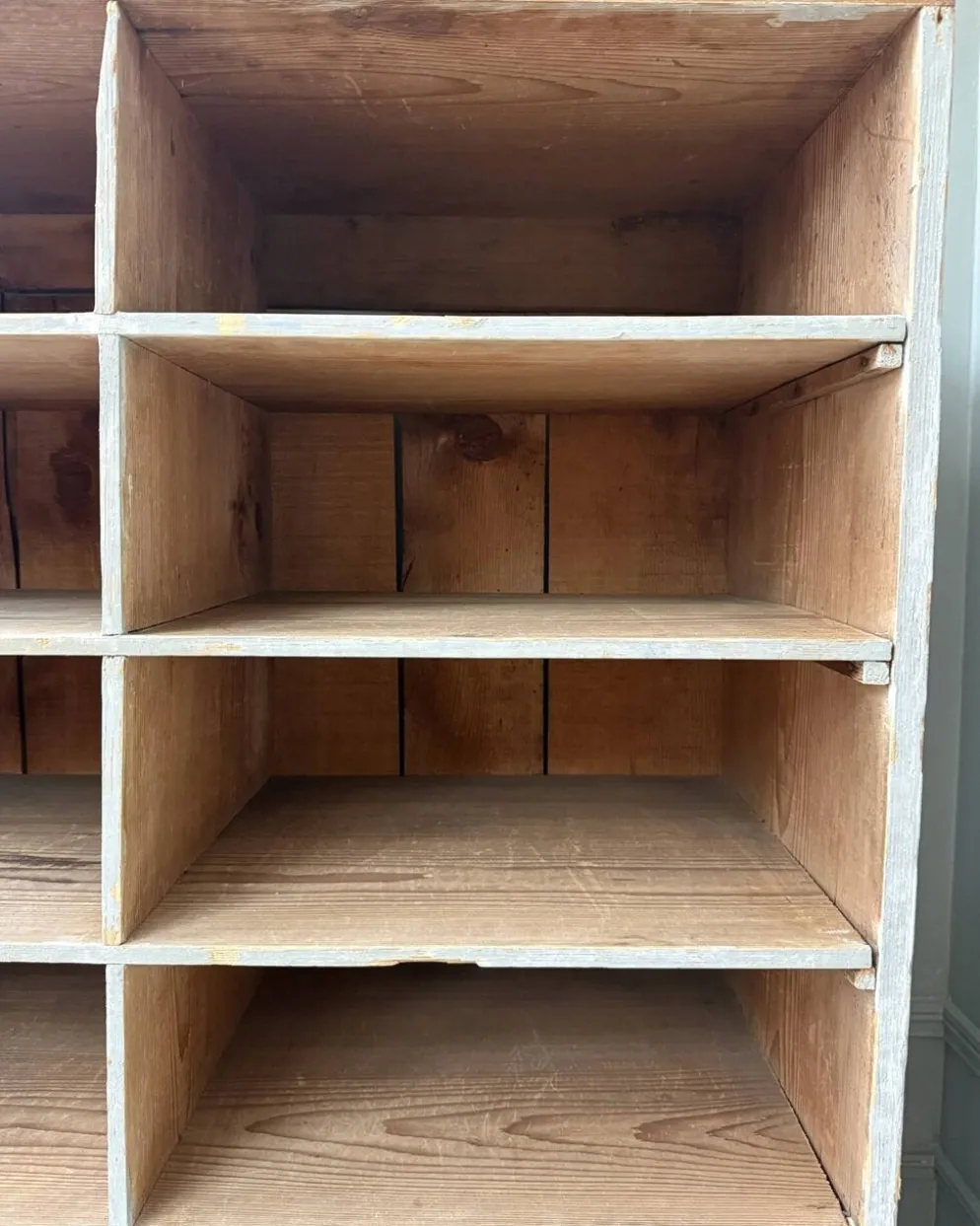 Meuble de métier à casiers patiné (rénové)