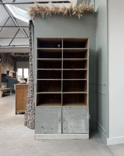 Meuble de métier à casiers patiné (rénové)