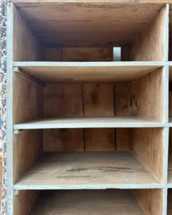 Meuble de métier à casiers patiné (rénové)